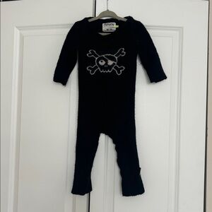 Nununu Black and White Skull Baby Romper sweater 18-24